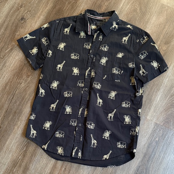 Forever 21 Other - Forever 21 Men’s Black Safari Print Button Down Shirt